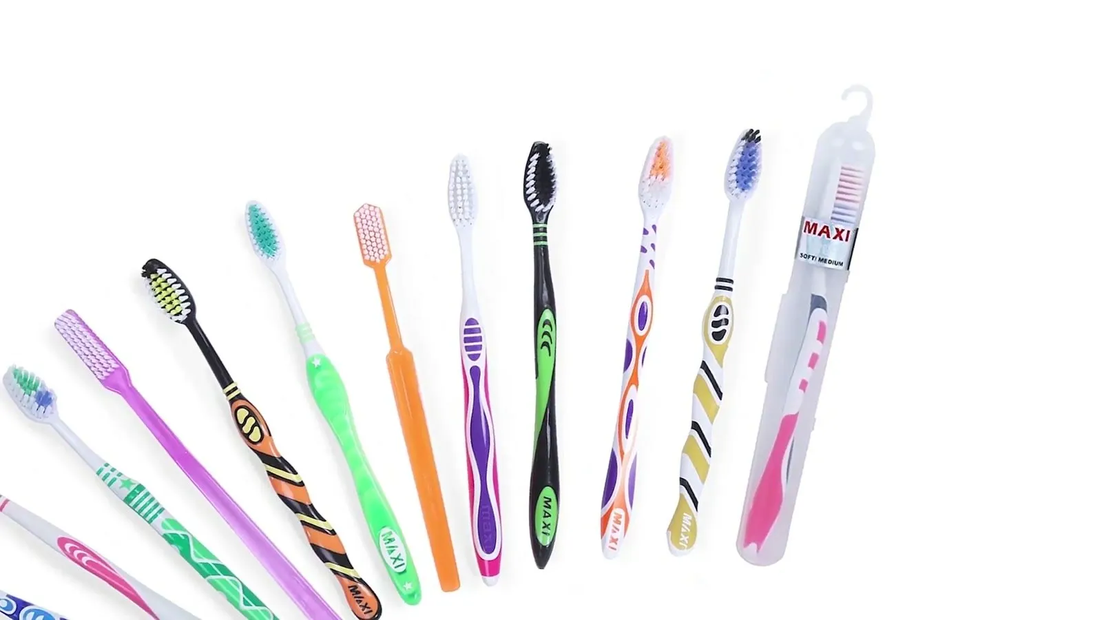 A fan of MAXI toothbrushes in many colours and designs